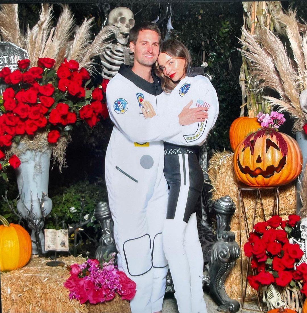 Birbirinden iddialı kostümleriyle ünlü isimler Cadılar Bayramı (Hallowen) partisine damga vurdu - Sayfa 14