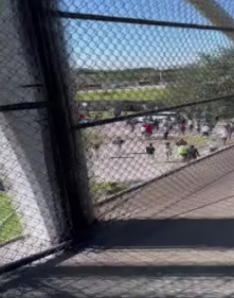 8 kişinin ezilerek can verdiği konserde Kylie Jenner ve Kendall Jenner hiçbir şey olmamış gibi cesetlerin arasından geçtiler - Sayfa 26