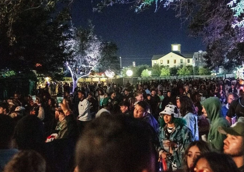 8 kişinin ezilerek can verdiği konserde Kylie Jenner ve Kendall Jenner hiçbir şey olmamış gibi cesetlerin arasından geçtiler - Sayfa 31