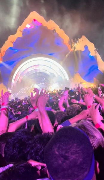 8 kişinin ezilerek can verdiği konserde Kylie Jenner ve Kendall Jenner hiçbir şey olmamış gibi cesetlerin arasından geçtiler - Sayfa 5