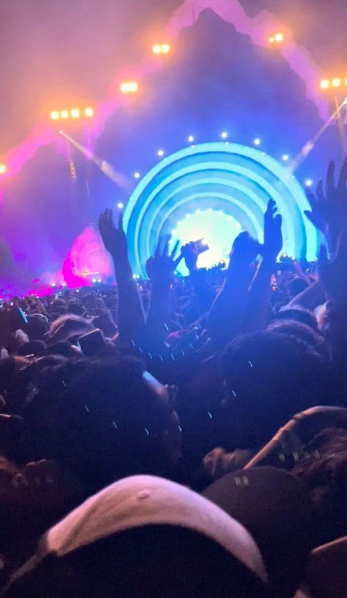 8 kişinin ezilerek can verdiği konserde Kylie Jenner ve Kendall Jenner hiçbir şey olmamış gibi cesetlerin arasından geçtiler - Sayfa 8