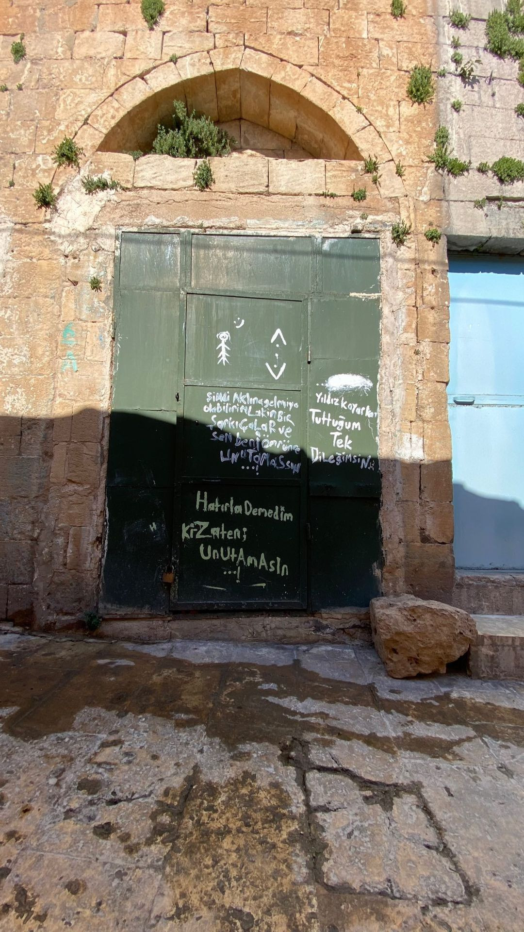 Çekimler için Mardin'e giden Kıvanç Tatlıtuğ'u eşi Başak Dizer yalnız bırakmadı - Sayfa 9