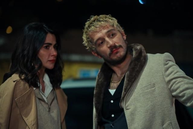 Romanların renkli hayatı Üç Kuruş dizisinde ortaya çıktı! İşte Türkiye'de roman ünlüler... - Sayfa 8