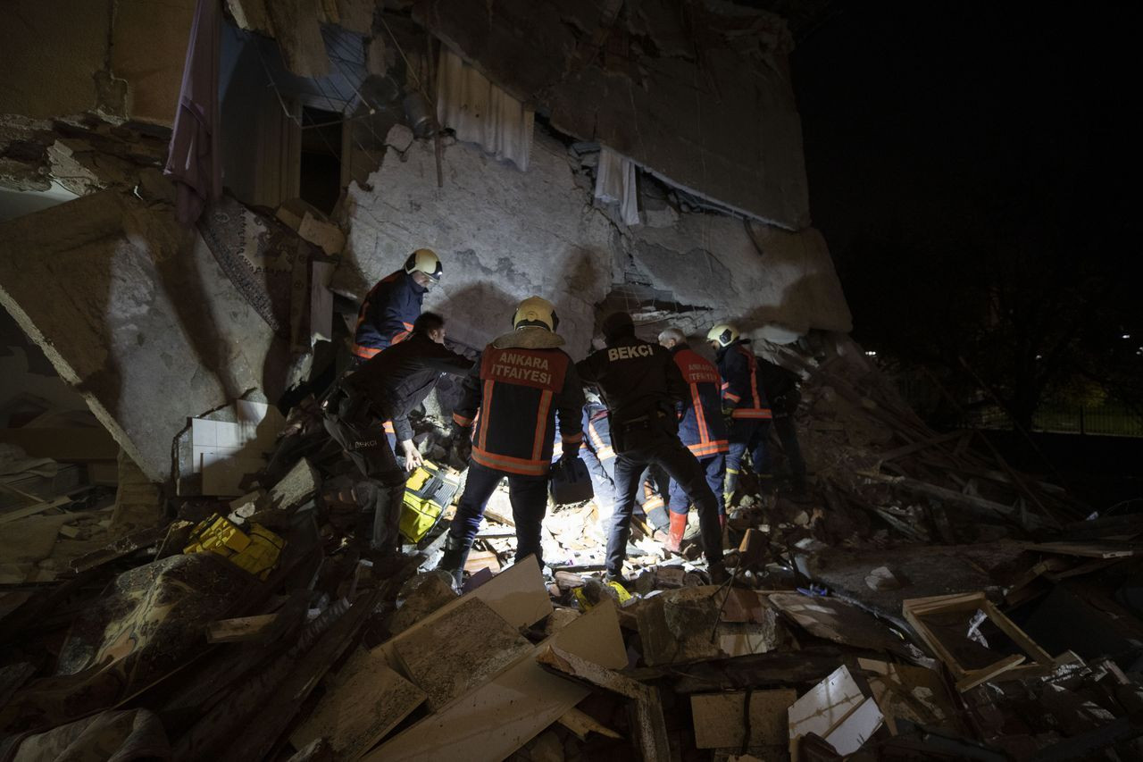 Ankara'da 3 katlı binada patlama! Bölgeden yeni görüntüler ulaştı - Sayfa 29