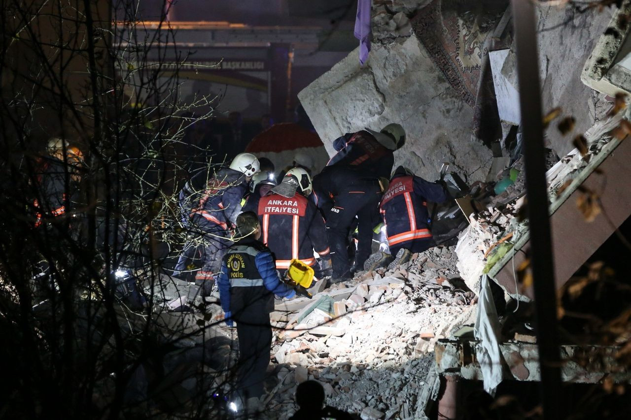 Ankara'da 3 katlı binada patlama! Bölgeden yeni görüntüler ulaştı - Sayfa 12