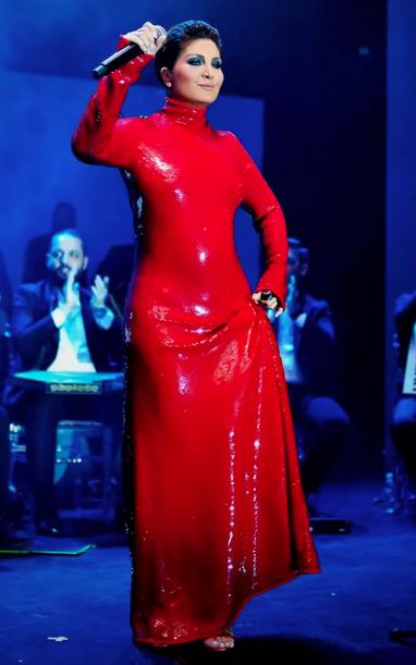 Sibel Can ile dünyaca ünlü model Bella Hadid pişti oldu! Aynı elbiseyi giydiler - Sayfa 9