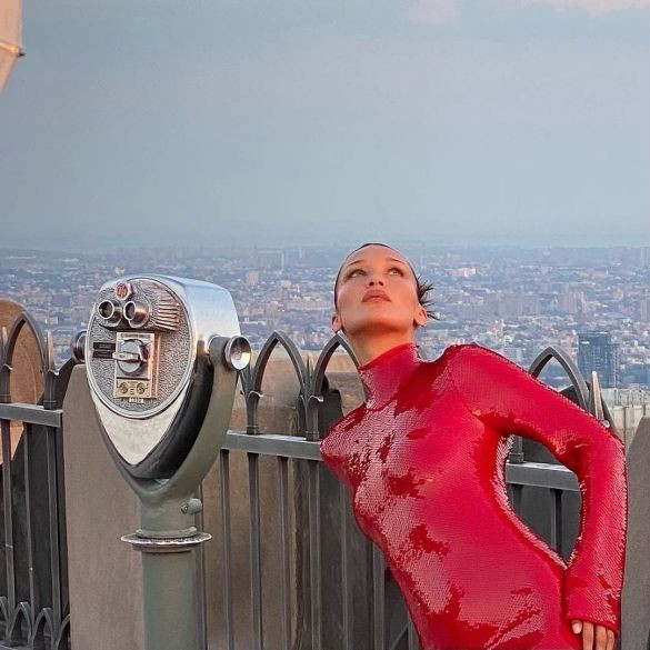 Sibel Can ile dünyaca ünlü model Bella Hadid pişti oldu! Aynı elbiseyi giydiler - Sayfa 14