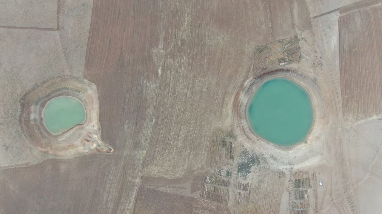 Sular çekilince ortaya çıktı! Devasa obruk drone ile görüntülendi - Sayfa 7