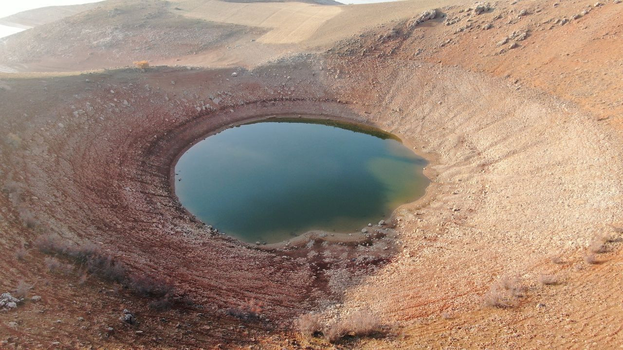 Sular çekilince ortaya çıktı! Devasa obruk drone ile görüntülendi - Sayfa 10