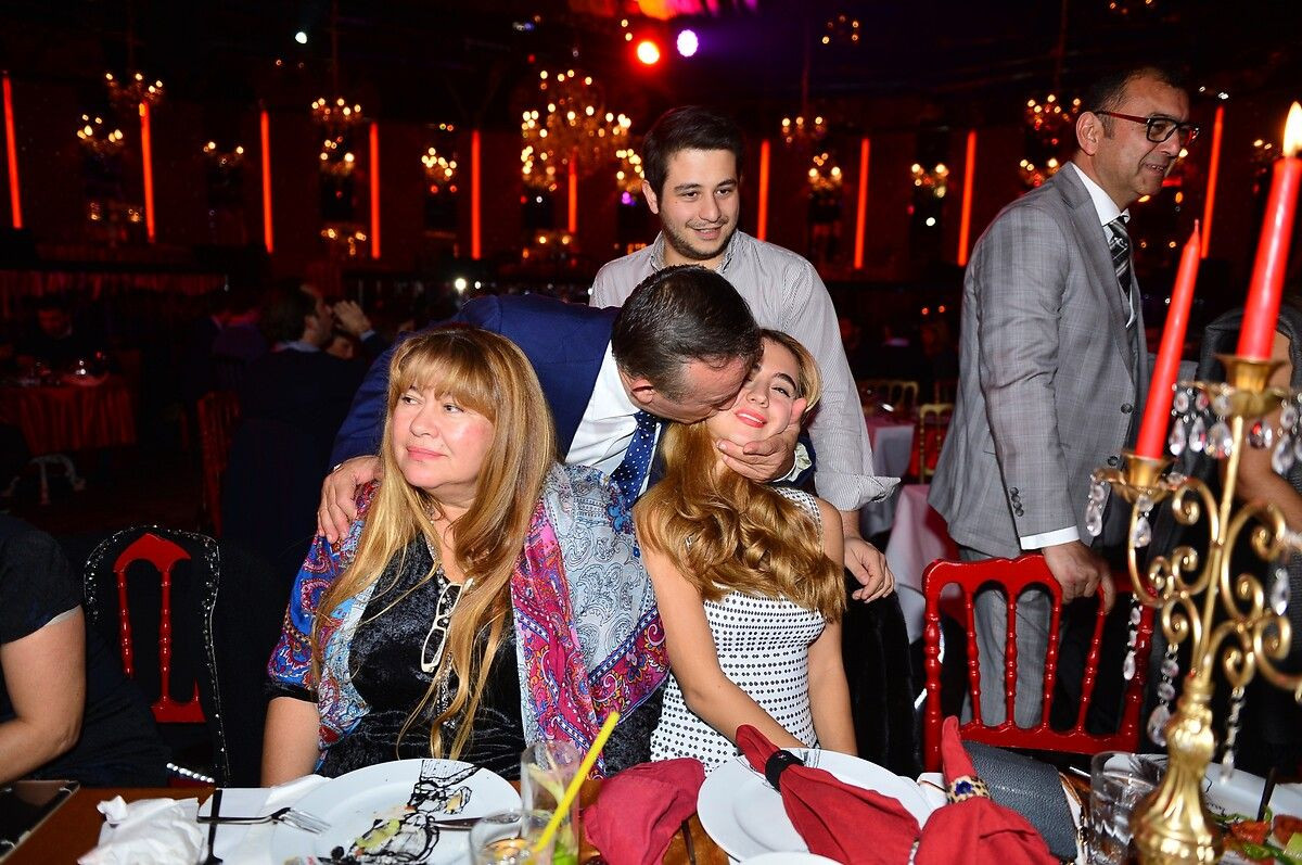 Ali Ağaoğlu üçüncü kez dede oldu! Erkek torununa hediyesi dudak uçuklattı - Sayfa 11