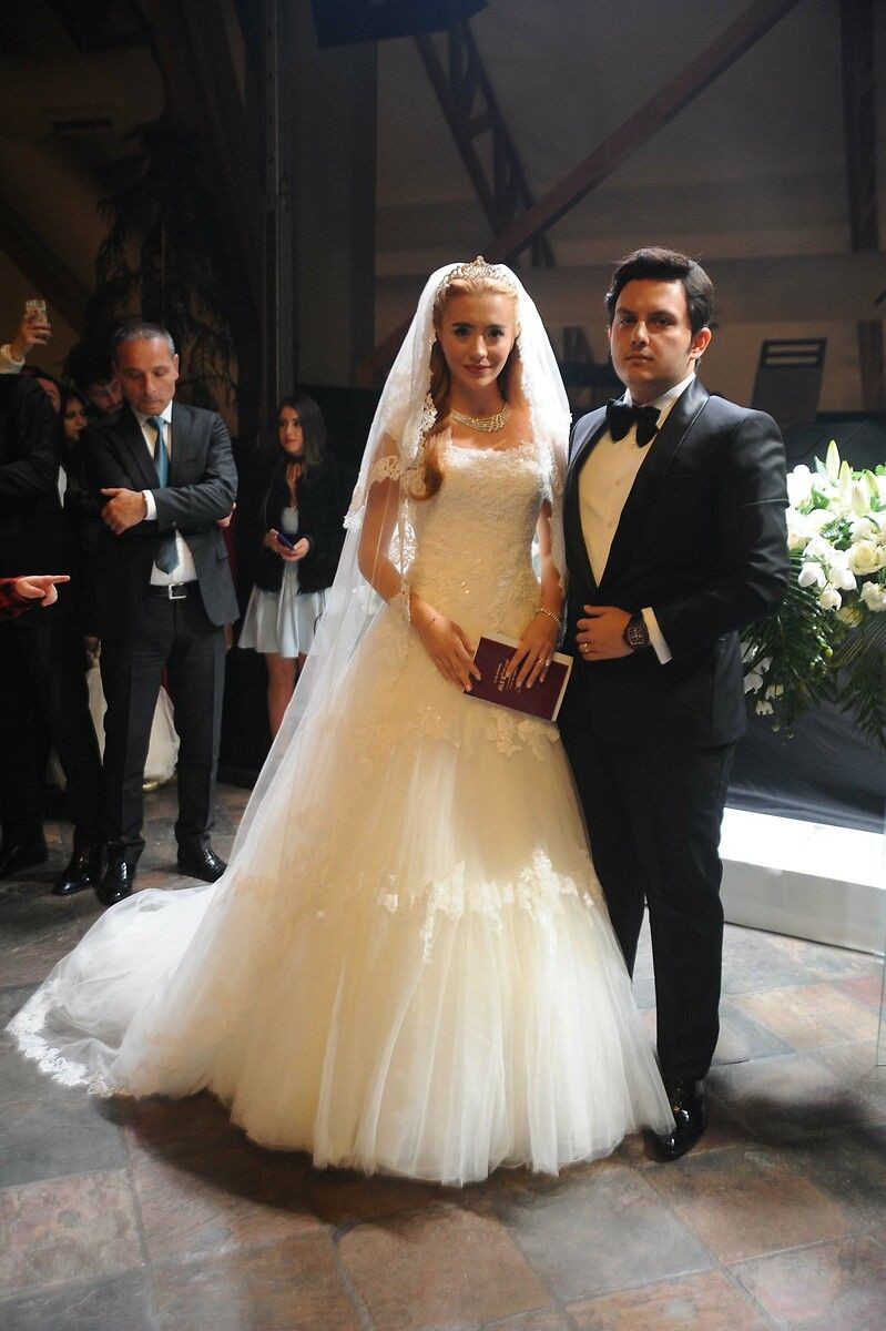 Ali Ağaoğlu üçüncü kez dede oldu! Erkek torununa hediyesi dudak uçuklattı - Sayfa 6