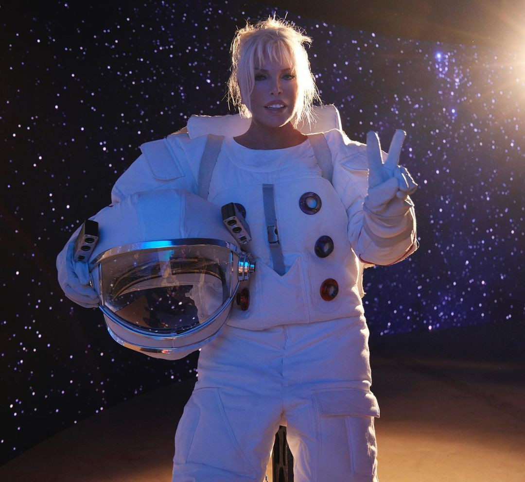 Ajda Pekkan'ın yeni klibinden ilk görüntüler ortalığı kasıp kavurdu - Sayfa 10