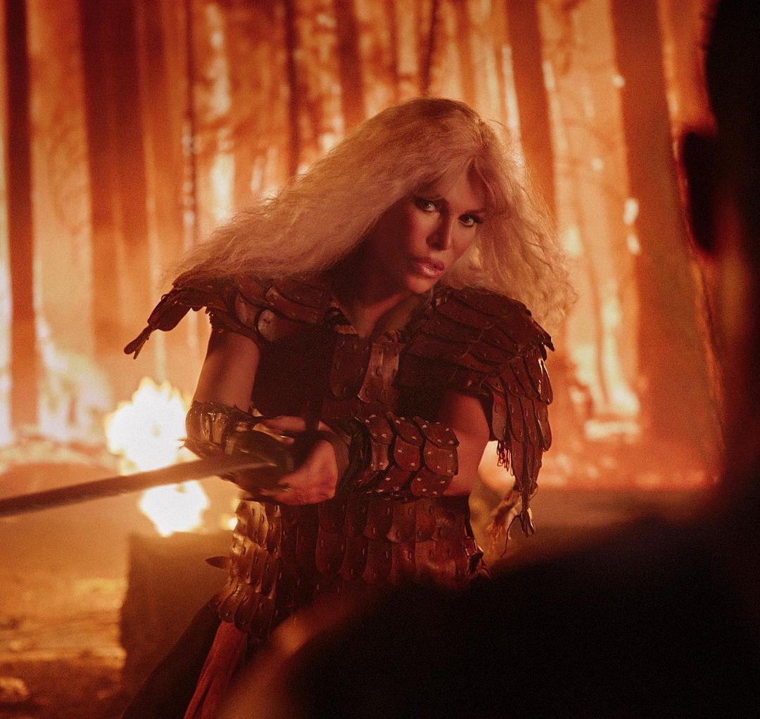 Ajda Pekkan'ın yeni klibinden ilk görüntüler ortalığı kasıp kavurdu - Sayfa 13