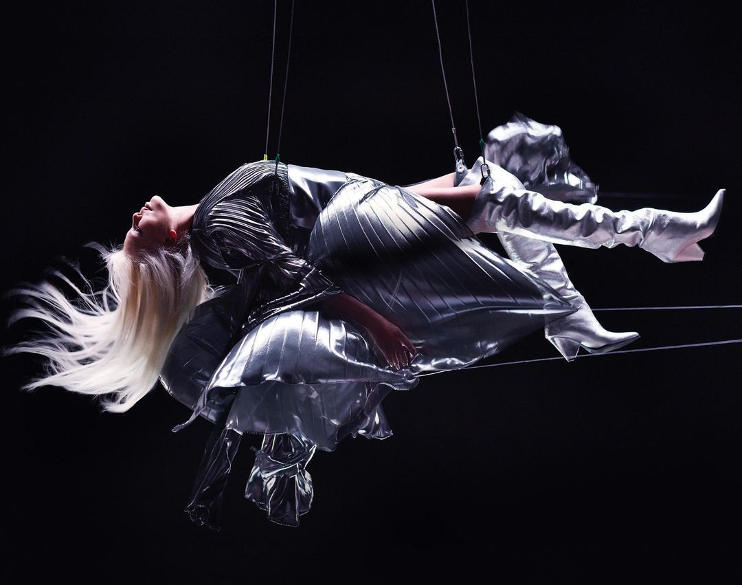 Ajda Pekkan'ın yeni klibinden ilk görüntüler ortalığı kasıp kavurdu - Sayfa 15