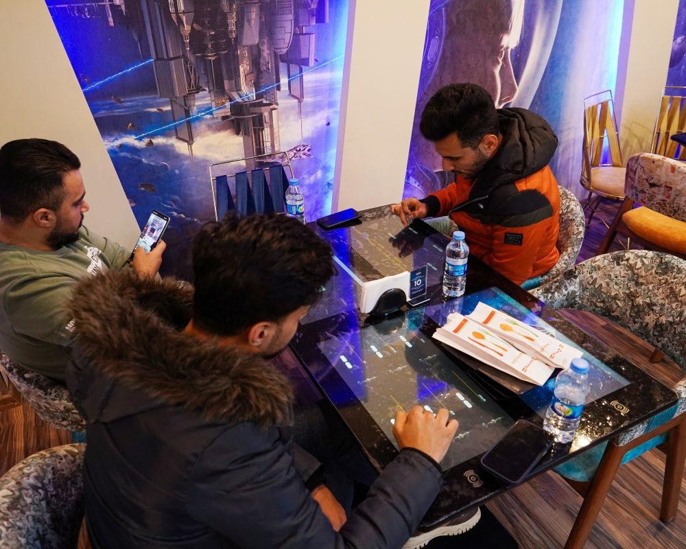 Bu restoranda yemekler robot garsonlar tarafından servis ediliyor - Sayfa 13