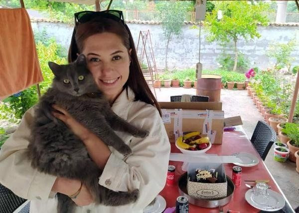 27 yaşındaki doktor İrem Büşra Üngül, kaçan kedisini yakalamak isterken feci şekilde can verdi! - Sayfa 5