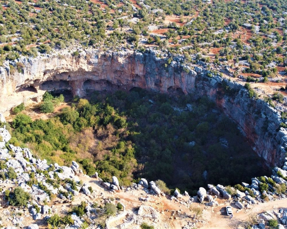 Mersin'de çok fazla kişinin yerini bilmediği güzelliği ile büyüleyen doğa harikası “Aşağı Dünya Obruğu” - Sayfa 6