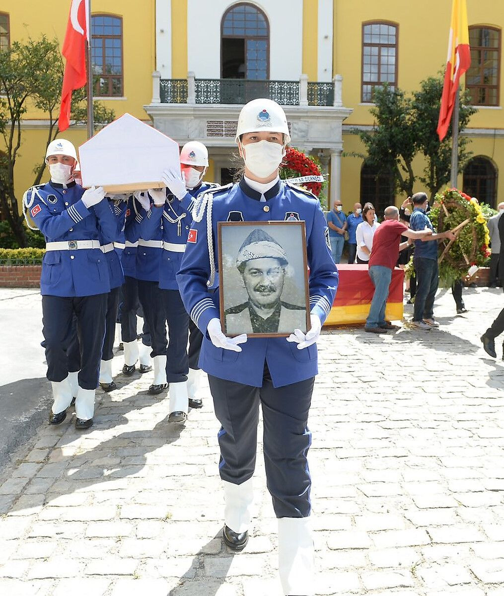 Derya Baykal eski eşi Ferhan Şensoy'un ölümünü nasıl öğrendiğini anlattı - Sayfa 13