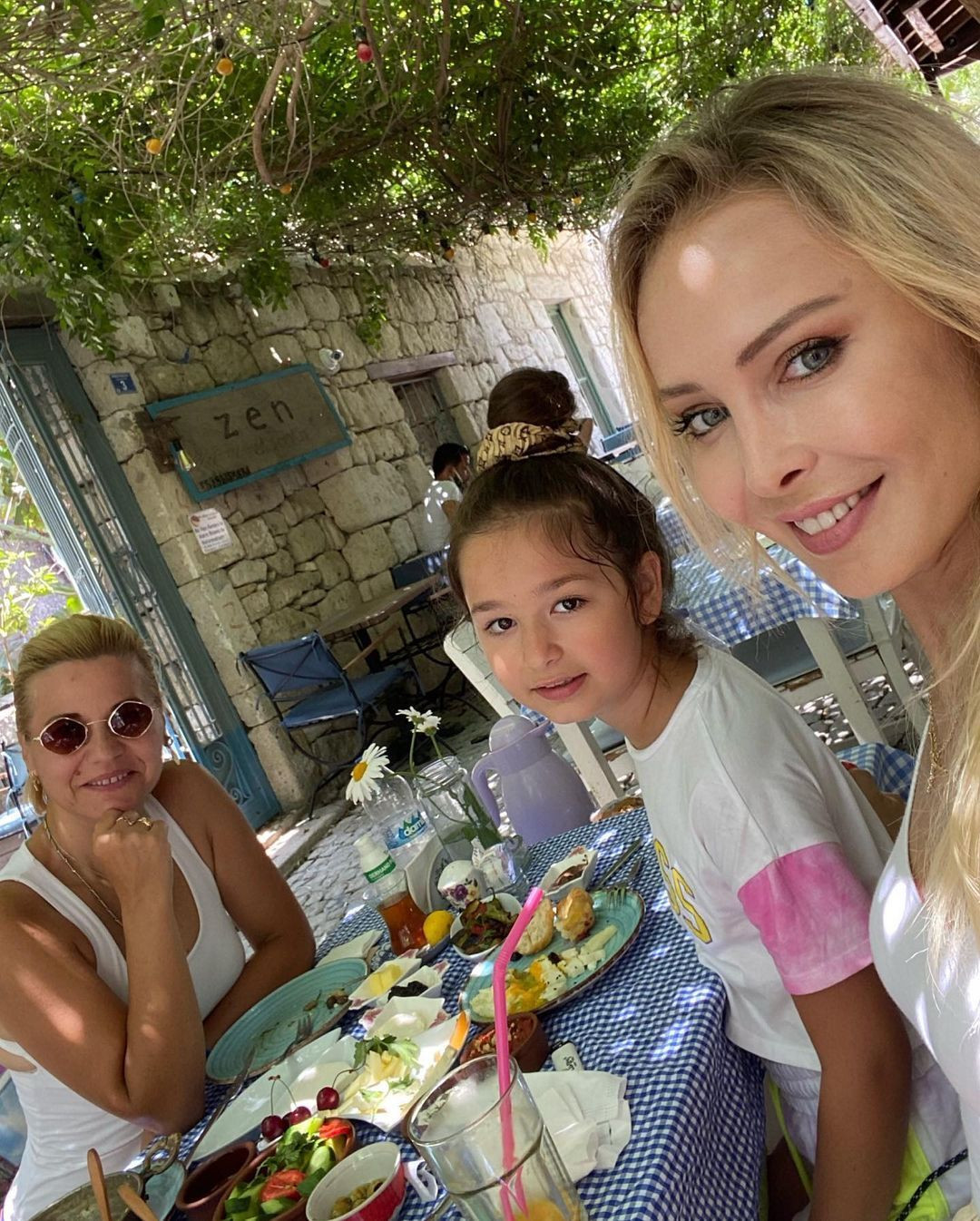 İbrahim Tatlıses ile Ayşegül Yıldız'ın kızları Elif Ada Tatlıses son haliyle görenleri hayrete düşürdü - Sayfa 18