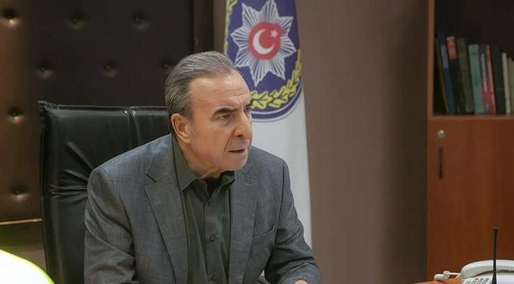 Zafer Ergin'in eşi kendisinden daha ünlü çıktı! Arka Sokaklar'ın Rıza Babasının eşi ünlü oyuncu... - Sayfa 6