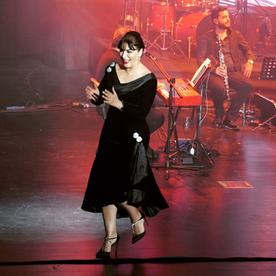 Estetikle bambaşka biri oldu! İşte şarkıcı Zara'nın yıllar içindeki değişimi... - Sayfa 17