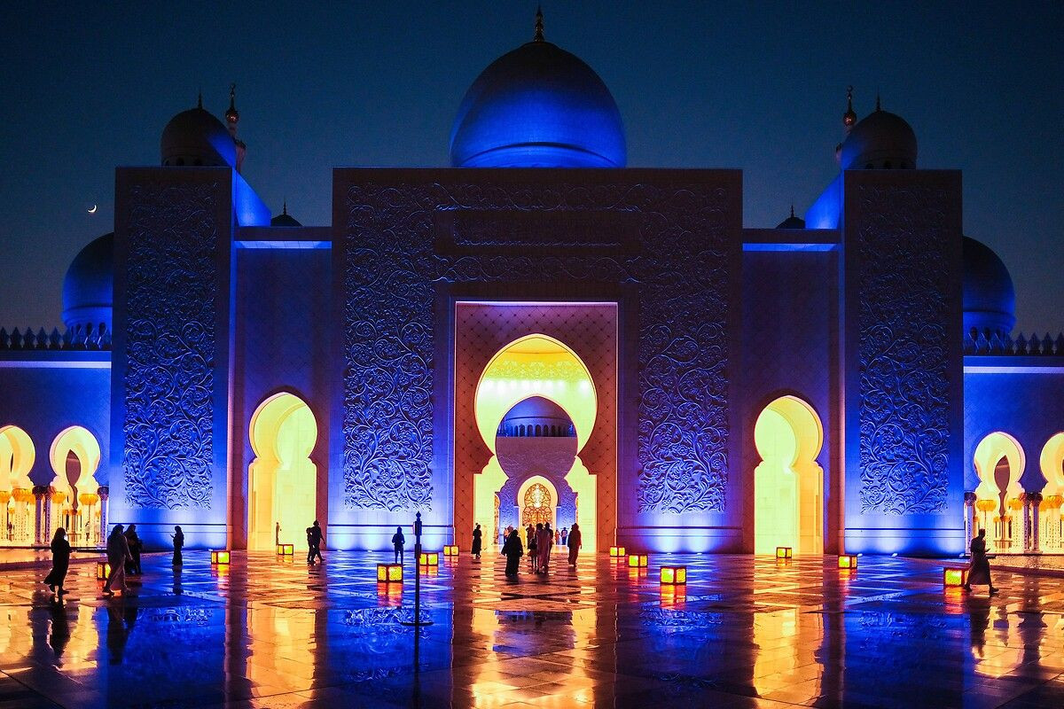 Dünyanın sayılı büyük camileri arasındaki Şeyh Zayid Camii göz kamaştırıyor - Sayfa 5