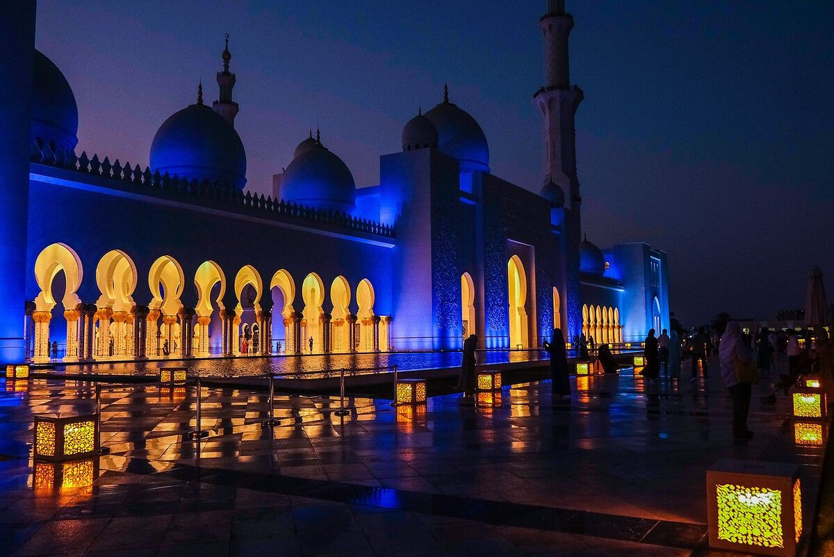 Dünyanın sayılı büyük camileri arasındaki Şeyh Zayid Camii göz kamaştırıyor - Sayfa 7