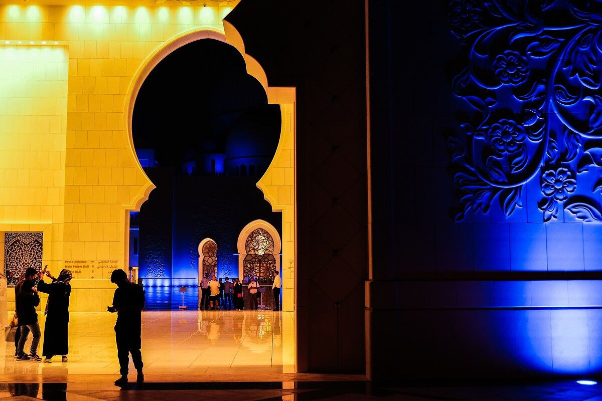 Dünyanın sayılı büyük camileri arasındaki Şeyh Zayid Camii göz kamaştırıyor - Sayfa 8