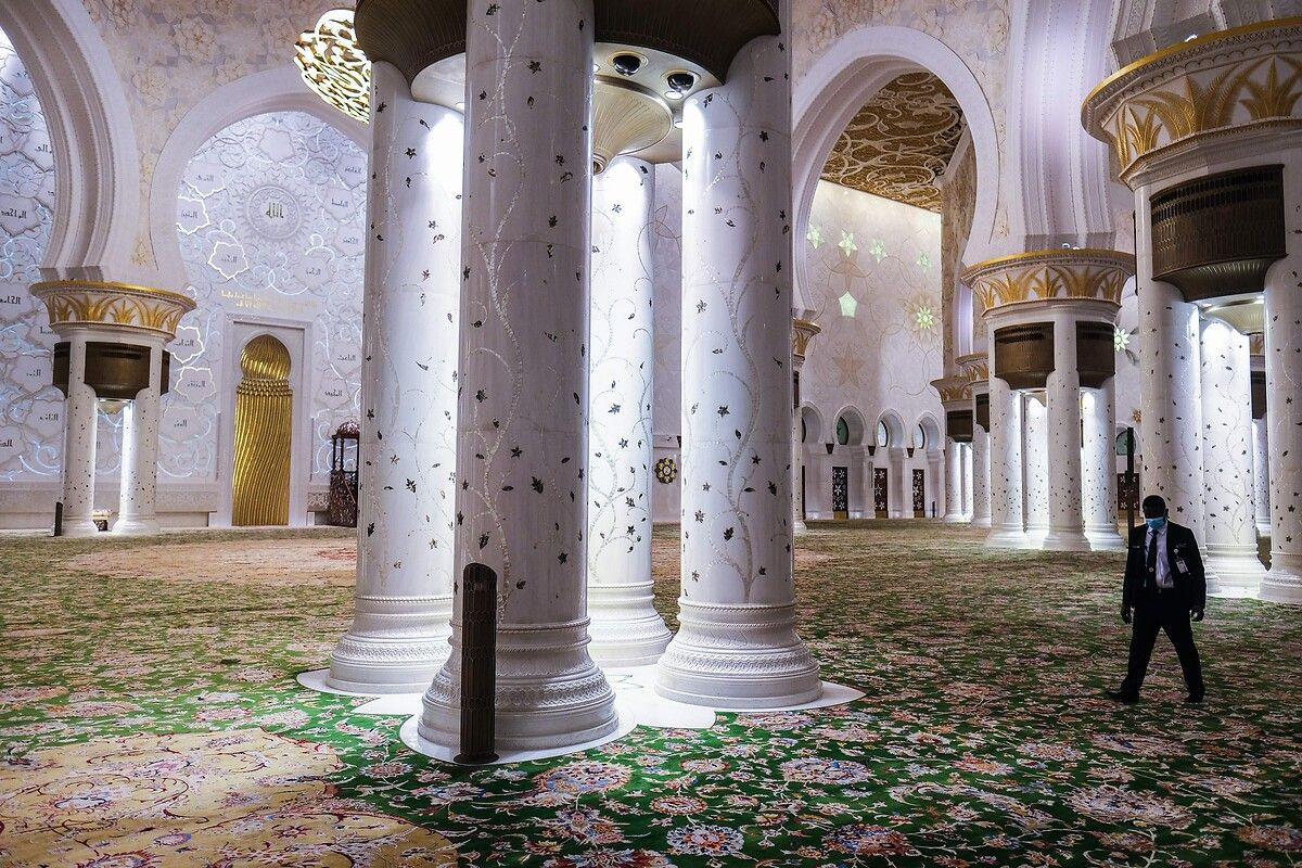 Dünyanın sayılı büyük camileri arasındaki Şeyh Zayid Camii göz kamaştırıyor - Sayfa 9
