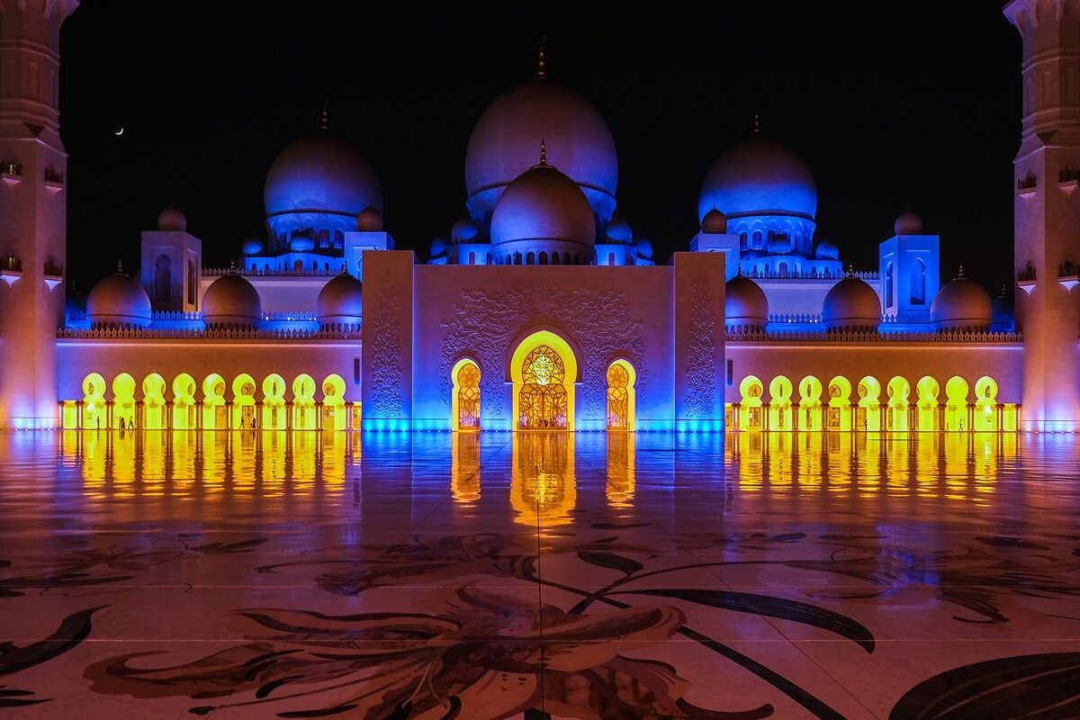 Dünyanın sayılı büyük camileri arasındaki Şeyh Zayid Camii göz kamaştırıyor - Sayfa 11