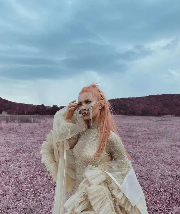 Feride Hilal Akın şahtı, şahbaz oldu! Yeni Gelin dizisinin Şirin'i tanınmaz hale geldi! - Sayfa 8