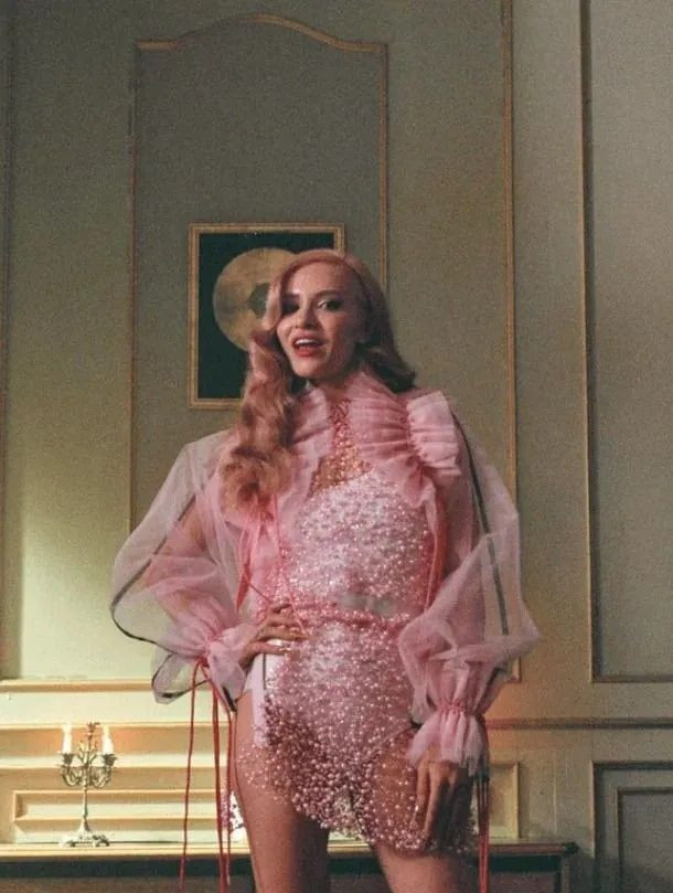 Feride Hilal Akın şahtı, şahbaz oldu! Yeni Gelin dizisinin Şirin'i tanınmaz hale geldi! - Sayfa 13