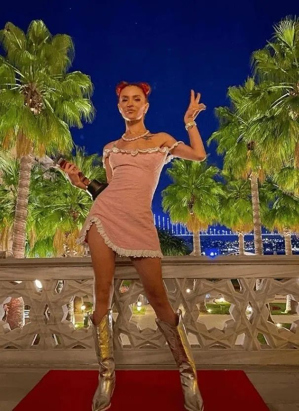 Feride Hilal Akın şahtı, şahbaz oldu! Yeni Gelin dizisinin Şirin'i tanınmaz hale geldi! - Sayfa 19