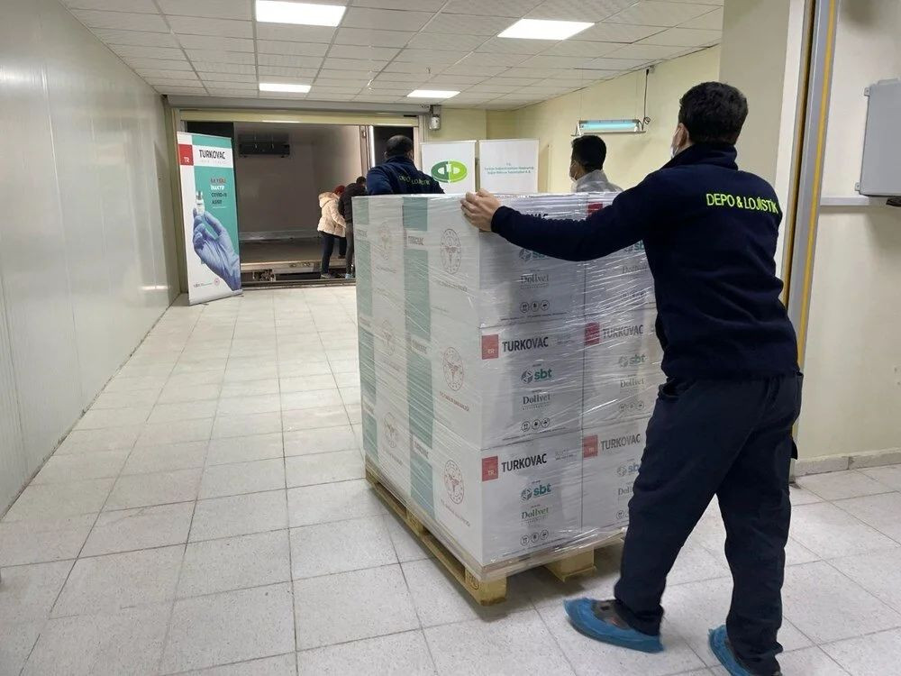 Türkiye'nin yerli ve milli aşısı TURKOVAC'ın ilk sevkiyatı yapıldı! İşte gururlandıran görüntüler... - Sayfa 6