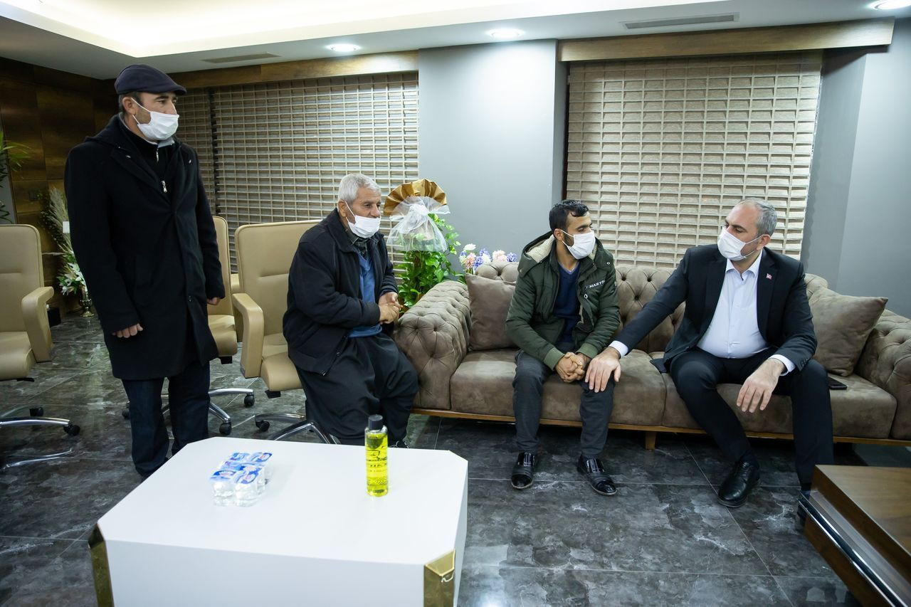 Pitbulların saldırdığı küçük Asiye Antalya'ya sevk edildi - Sayfa 5