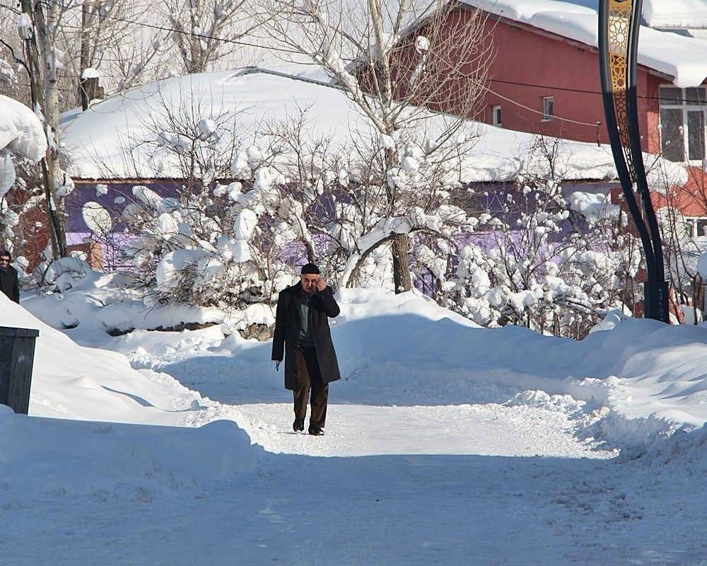 Bingöl'de hava sıcaklığı eski 22 dereceye düştü! Göz kamaştıran kar manzaraları ortaya çıktı - Sayfa 11
