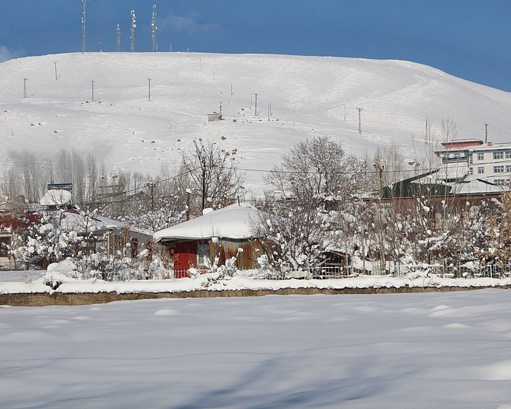 Bingöl'de hava sıcaklığı eski 22 dereceye düştü! Göz kamaştıran kar manzaraları ortaya çıktı - Sayfa 12