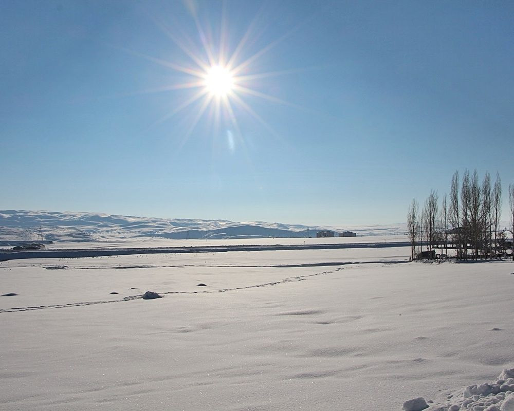 Bingöl'de hava sıcaklığı eski 22 dereceye düştü! Göz kamaştıran kar manzaraları ortaya çıktı - Sayfa 16