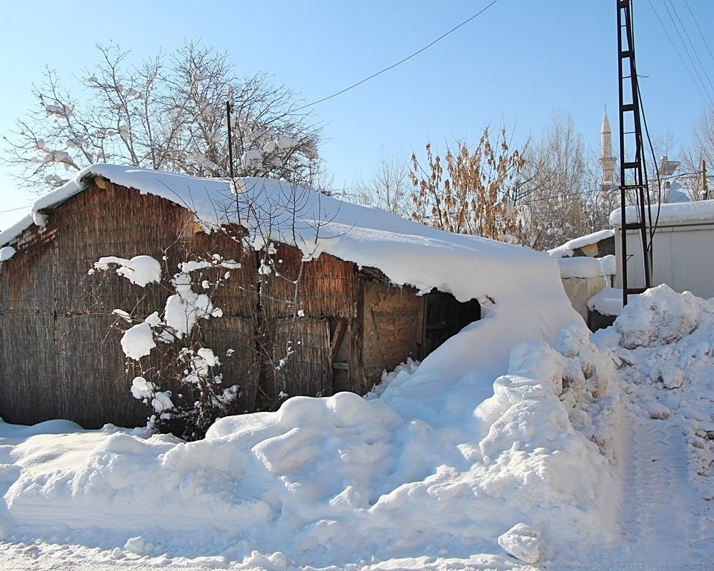 Bingöl'de hava sıcaklığı eski 22 dereceye düştü! Göz kamaştıran kar manzaraları ortaya çıktı - Sayfa 17