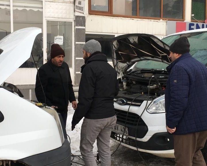 Bingöl'de hava sıcaklığı eski 22 dereceye düştü! Göz kamaştıran kar manzaraları ortaya çıktı - Sayfa 22