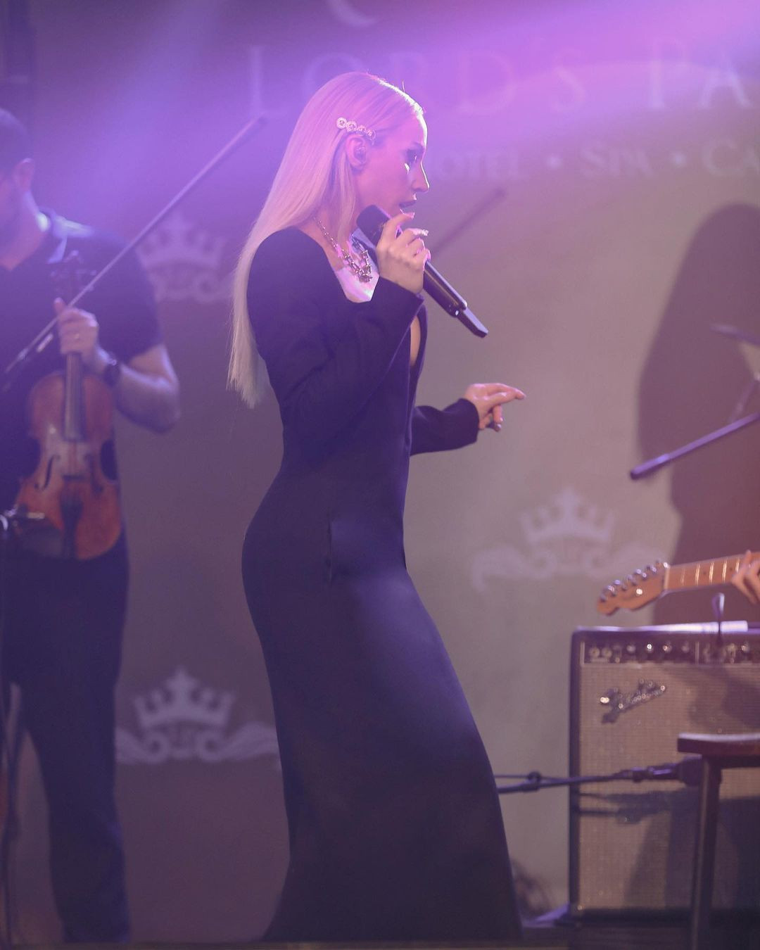 2021'e kıyafetleriyle damga vuran Gülşen yılbaşı gecesi sahne kostümüyle şaşırttı - Sayfa 5