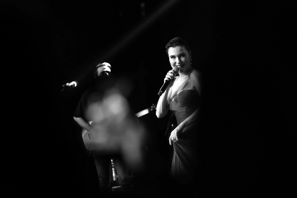 Yasak Elma'nın Ender'i Şevval Sam kırmızı elbisesiyle nefesleri kesti - Sayfa 14