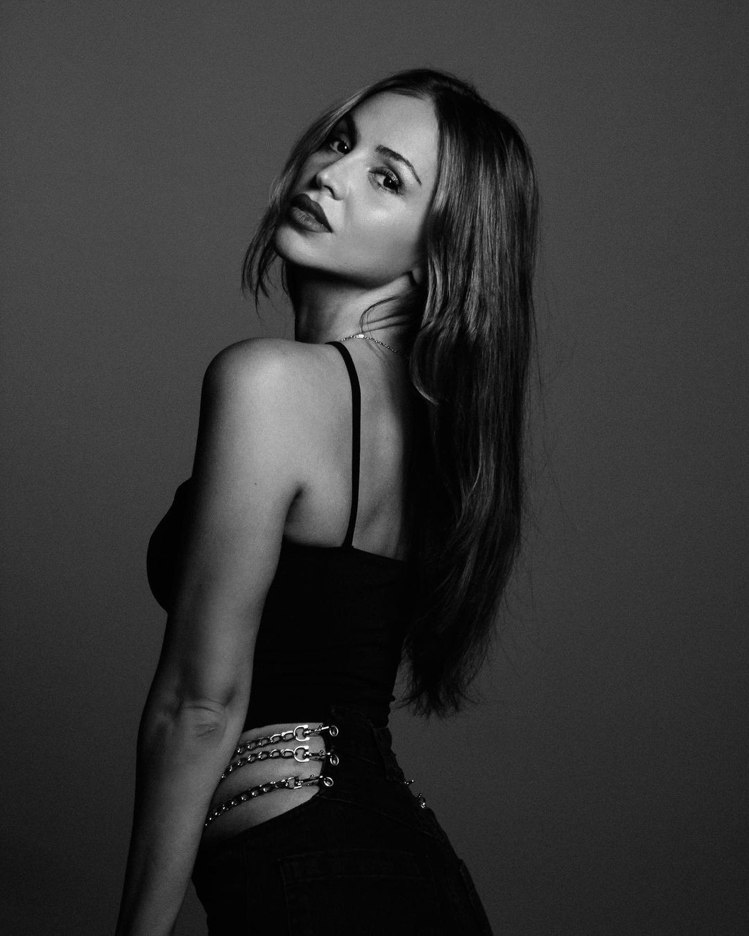 Survivor Berna Keklikler'in inanılmaz değişimi... Güzelliğiyle dudak uçuklattı - Sayfa 27