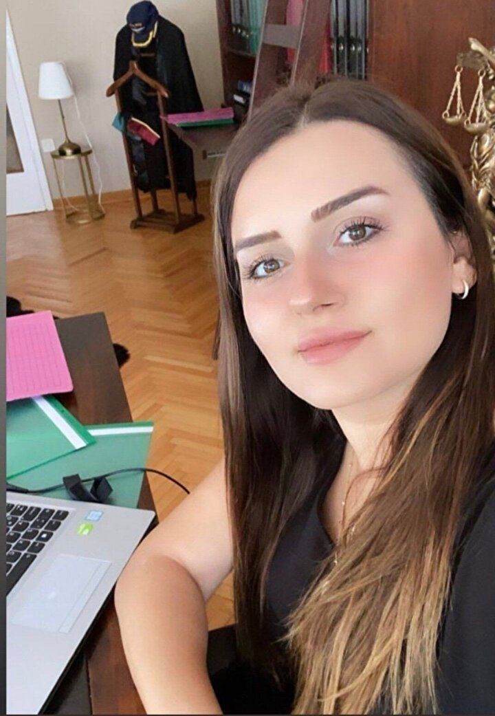 Avukat Dilara'nın acılı annesinden cenazede yürek burkan sözler: Eceline mi aşık oldun tatlı kızım! - Sayfa 23