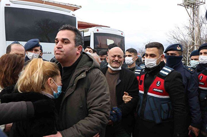 Avukat Dilara'nın acılı annesinden cenazede yürek burkan sözler: Eceline mi aşık oldun tatlı kızım! - Sayfa 12