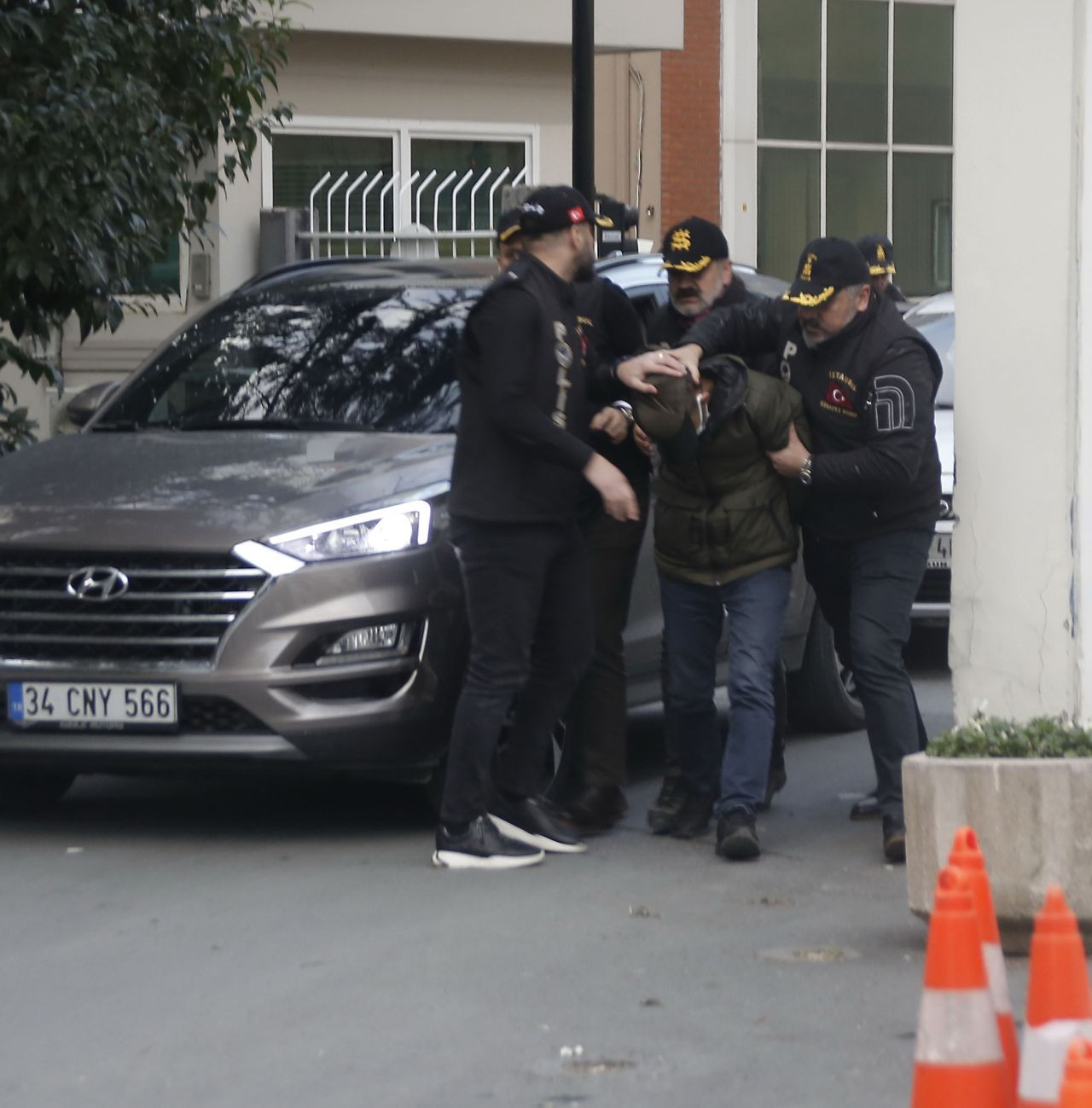 Ömür hemşireye silahlı saldırı anı kamerada! - Sayfa 8