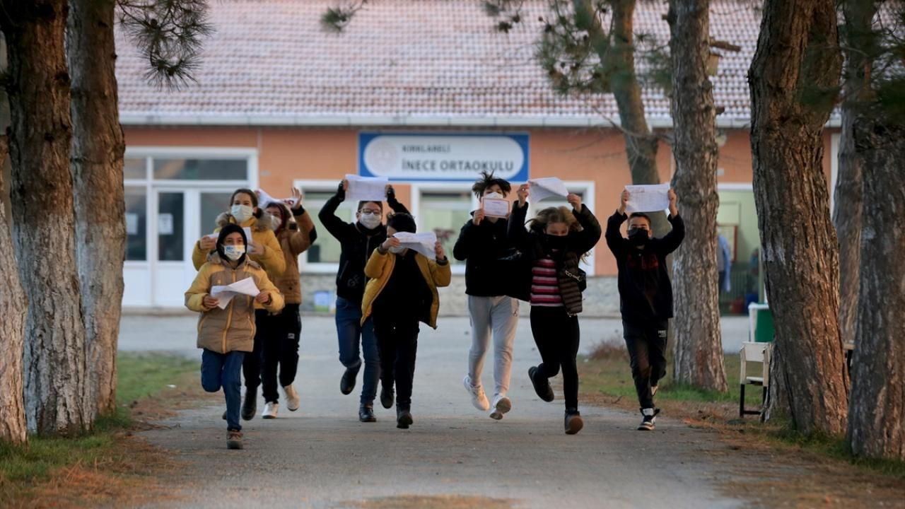 Birinci dönemin son ders zili çaldı! Yarıyıl tatili başladı... - Sayfa 9