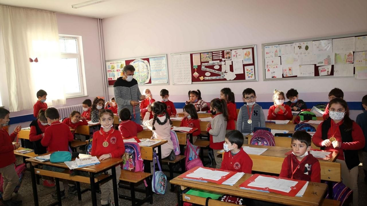 Birinci dönemin son ders zili çaldı! Yarıyıl tatili başladı... - Sayfa 13