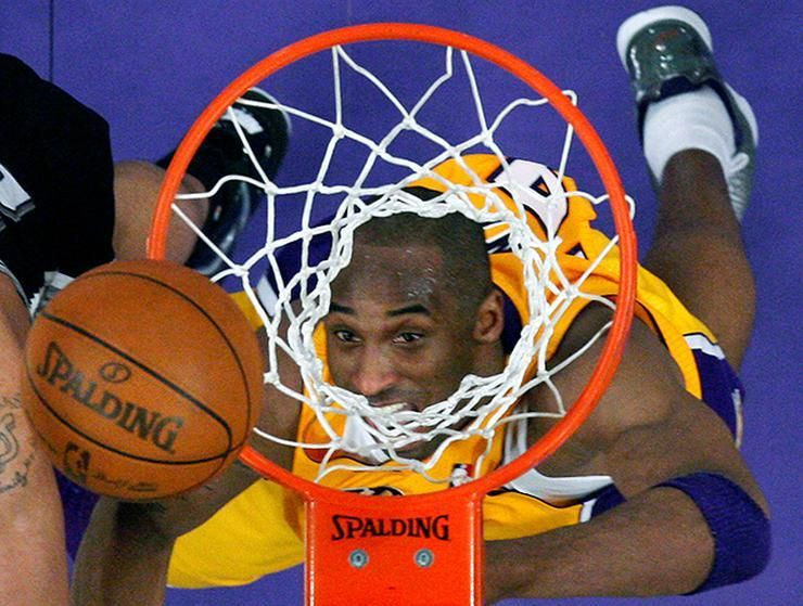 Kobe Bryant'sız 2 yıl geçti... NBA efsanesi "Black Mamba" basketbol tarihine adını kazıdı... - Sayfa 23