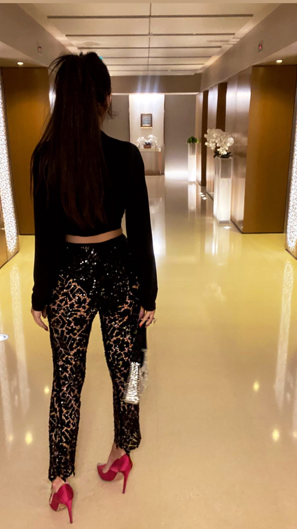 Kilo veren Selin Ciğerci'nin iddialı cesur pantolonu Instagram'ı kasıp kavurdu! Gülşen'in kıyafetine benzetildi - Sayfa 6